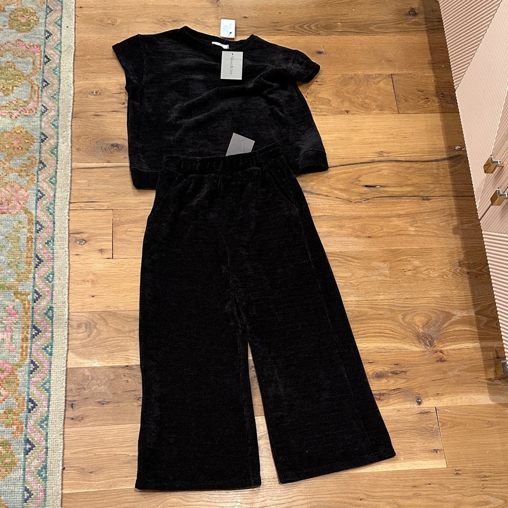 See and Be Seen Black Velvet Top
